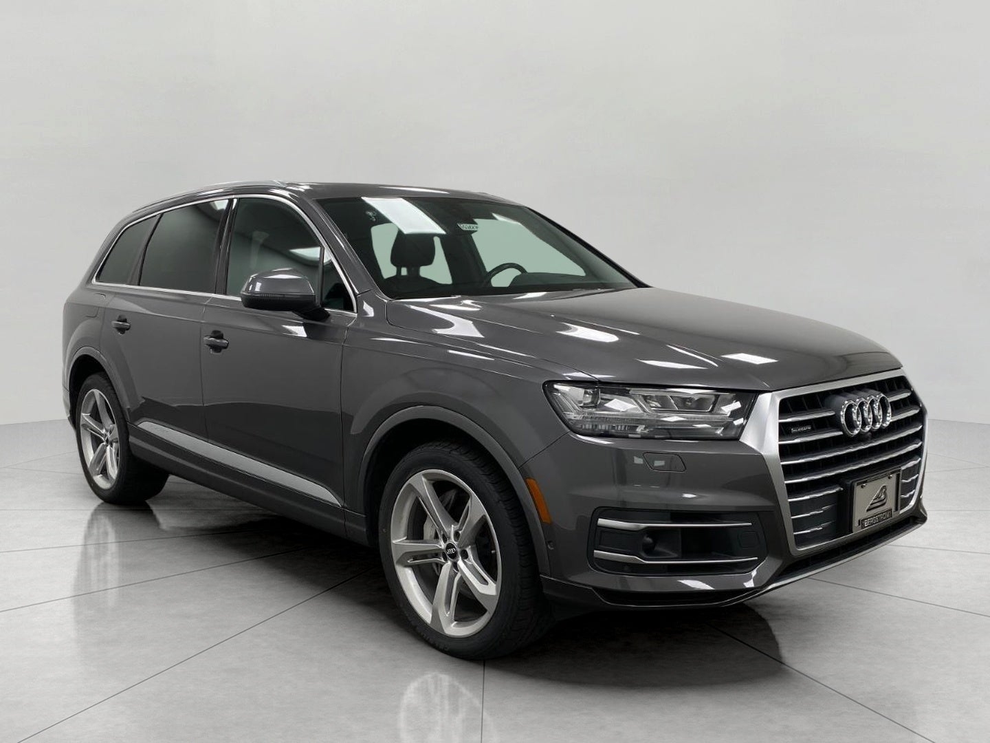 2019 Audi Q7 Prestige 55 TFSI quattro in Florett Silver Metallic — front three-quarter view
