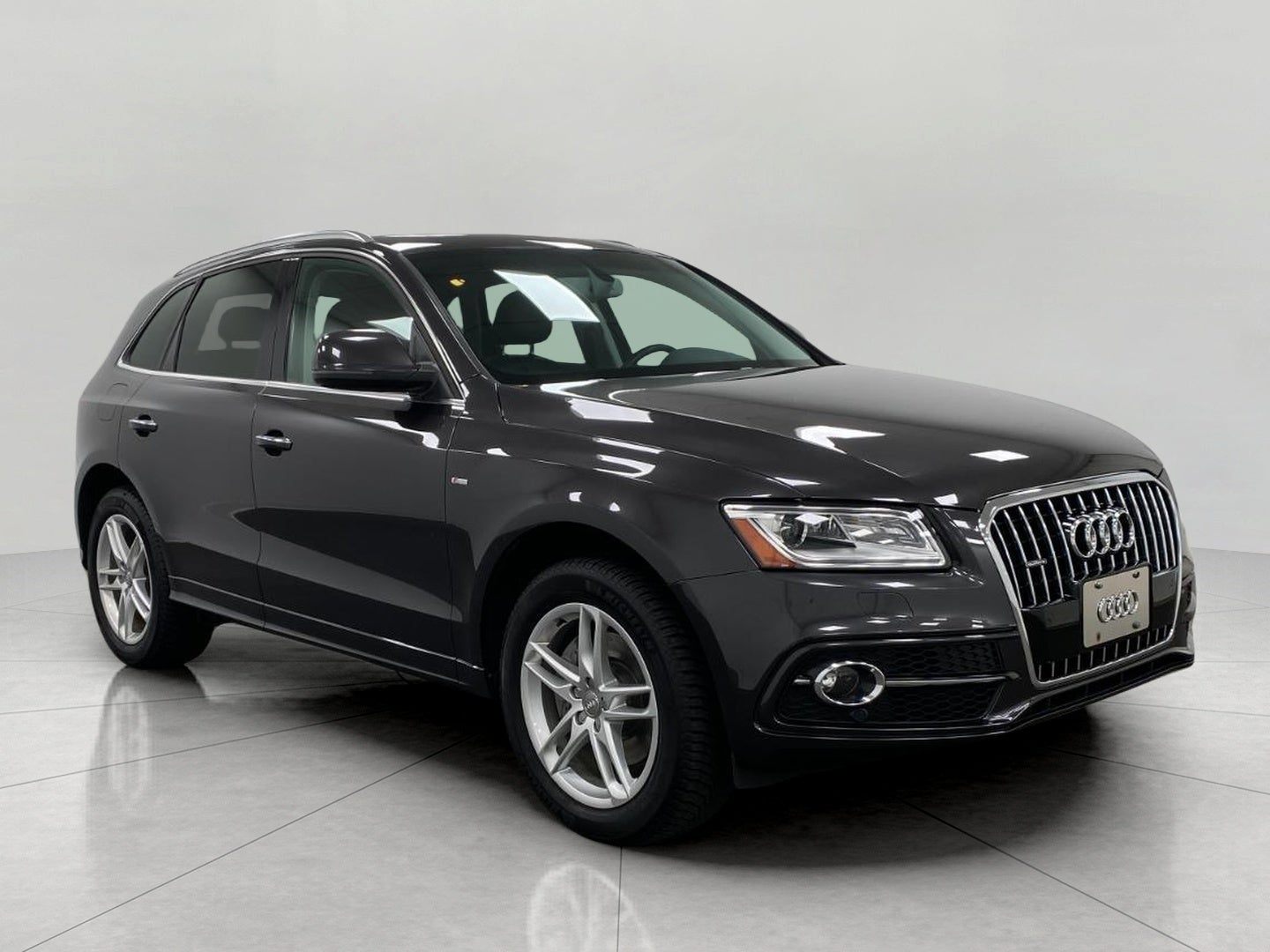 2015 Audi Q5 quattro 4dr 3.0T Prestige in Other — front three-quarter view
